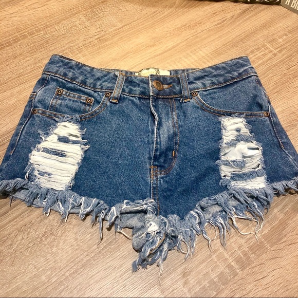 Boohoo Pants - Distressed Boohoo Blue Jean Shorts Size 4